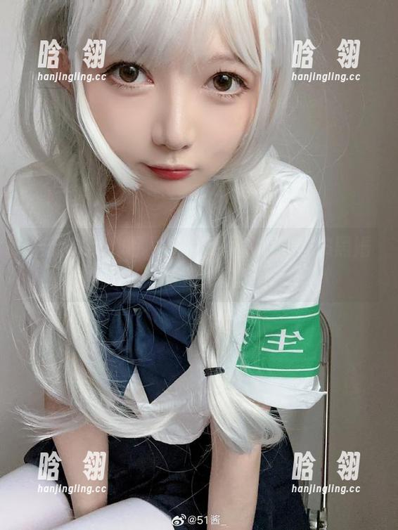 51酱 全新COS作品更新:51酱以绝美2B黑婚纱展现独特的摄影风格!