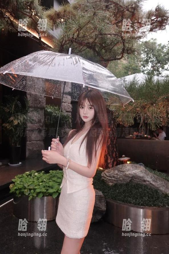 Addielyn(에디린)演绎美丽：不可错过的死库水写真图集，一起享受清凉瞬间！