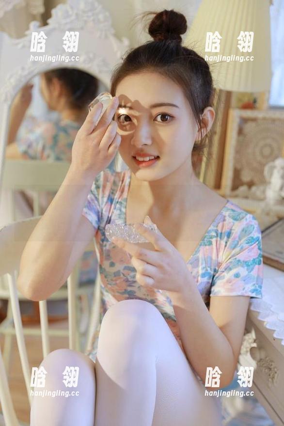 Candy网红馆-凯竹姐姐 Candy网红馆 - 解锁凯竹姐姐最新白色写真原图,尽显她的独特风格与魅力