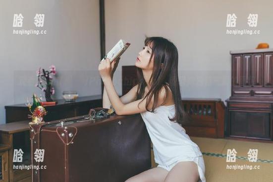 观看Dami(퀸다미)PhotochipsVol，收录她独特气质的图包合集