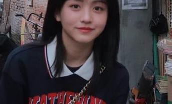 Feilin嗲囡囡 – 尤尤子精致套装福利写真，带你领略时尚与优雅的完美结合！