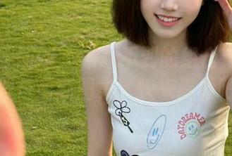 GIRLT果团网 – 意想不到的组合：空姐陈雅漫与最新图集，快来看看吧！