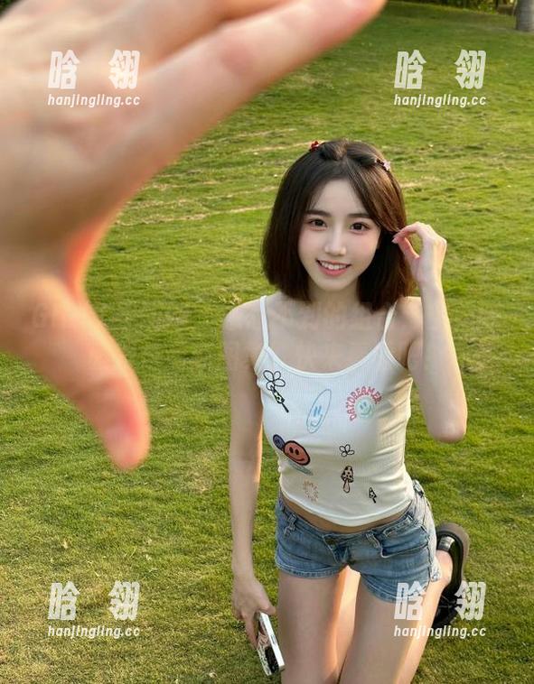 GIRLT果团网-陈雅漫 GIRLT果团网 - 意想不到的组合:空姐陈雅漫与最新图集,快来看看吧!