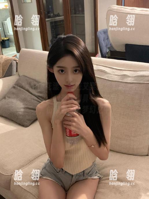 HuaYang花漾-艾栗栗栗栗栗栗吖 HuaYang花漾 - 走进艾栗栗栗栗栗栗吖的裸足世界:观看她别具一格的写真合集,仿佛置身于梦幻之中