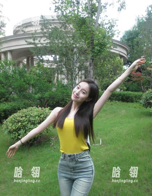 HuaYang花漾-艾静香 HuaYang花漾 - 最新艾静香套装写真带来全新视觉体验:你绝对不能错过的照片