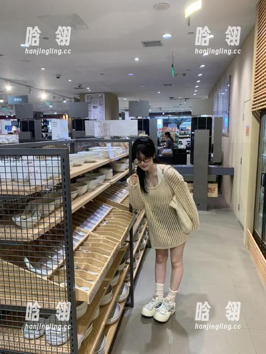 IMiss爱蜜社-小丽莎萌萌哒 IMiss爱蜜社 - 小丽莎萌萌哒魅力厨娘写真,精选她的美食与微笑,让人心动不已!