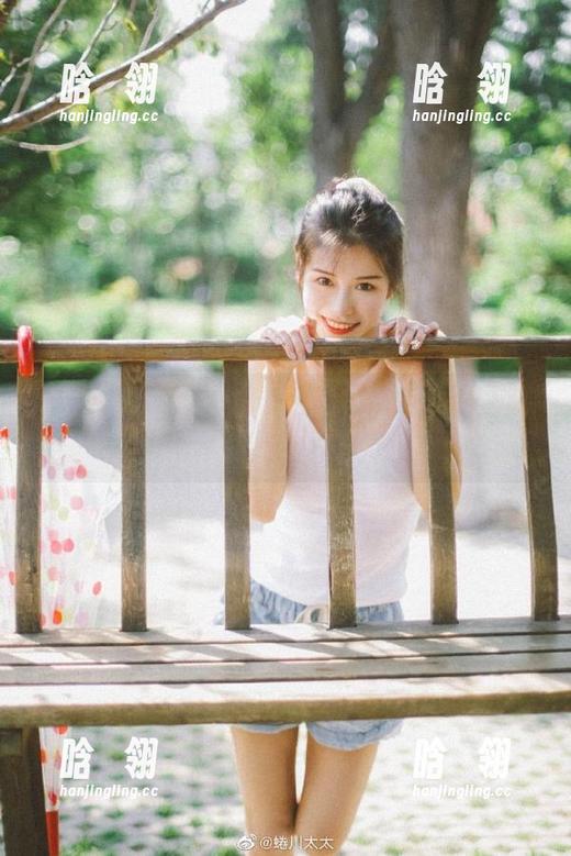 MyGirl美媛馆 - 融合时尚与自然，杨晓青儿泳池美图作品的灵感之旅