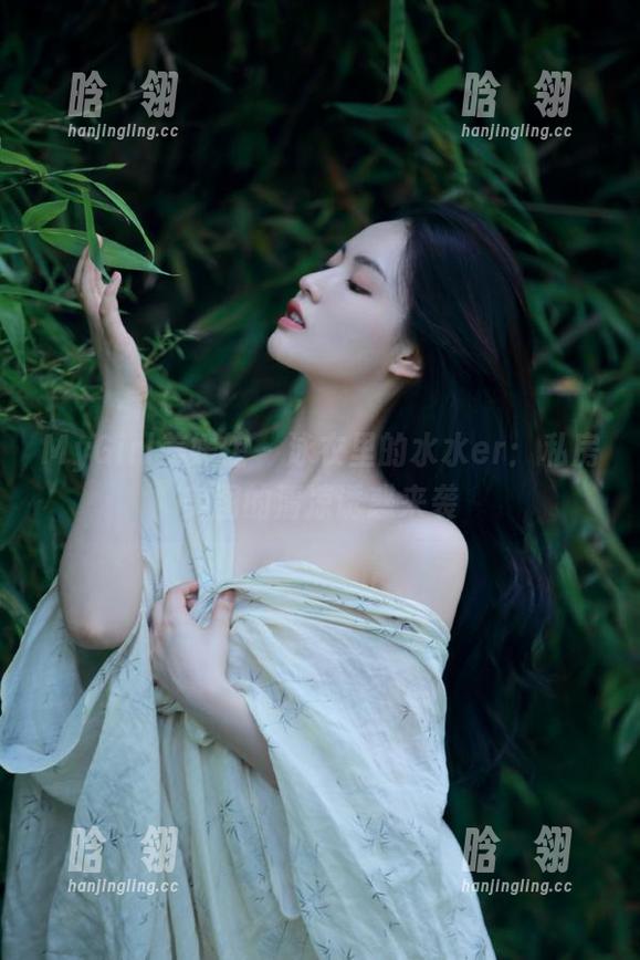 MyGirl美媛馆-水水er MyGirl美媛馆 - 泳衣里的水水er:私房美图的清凉诱惑来袭