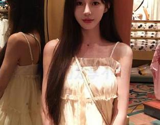 PDL潘多拉 – 青春校园里的优雅瞬间，陈雅漫写真套图分享不容错过！