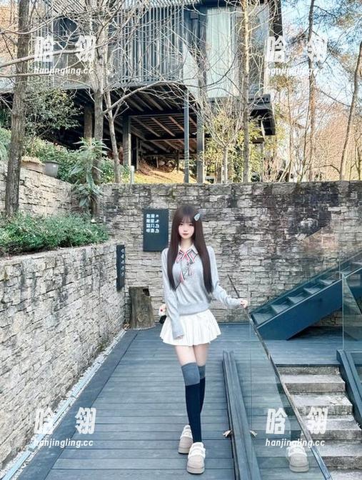 Pary学生模拍-小莹 Pary学生模拍 - 小莹38码大脚底作品全集:敢于尝试,脚下的世界无限可能
