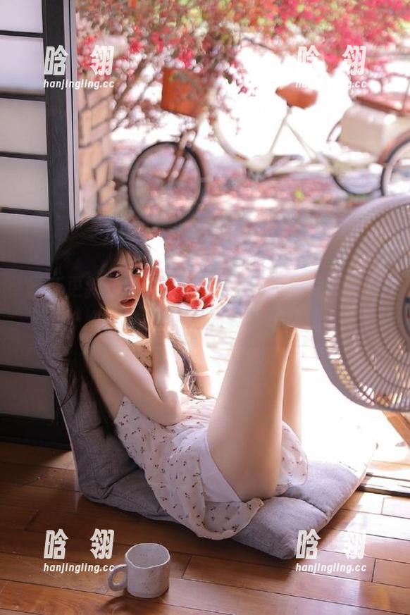 最新更新：PoppaChan的长腿照片，让你体会不一样的魅力与风情
