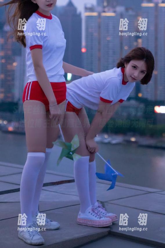 SIEE丝意 - 精选童童油亮图集，陪你走进这位博主的创意世界，感受她的无限可能