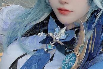 来吧，追随Sakiiii翎柒女仆的脚步：充满活力的写真图集让你眼前一亮！