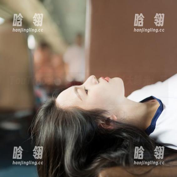 TouTiao头条女神-蔡老师 TouTiao头条女神 - 高清图包大曝光:蔡老师与姐妹间的深情对话