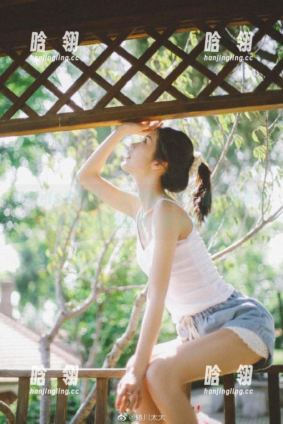 UGirls尤果网 - 于梓馨化身天使，带来不可抗拒的福利图包，快来解锁吧！