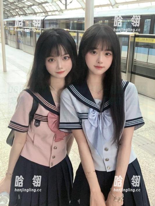 UGirls尤果网-伊莉娜 UGirls尤果网 - 跟着伊莉娜一起探索网袜写真,下载即可感受‘穿袜不穿袜’的哲学抉择!