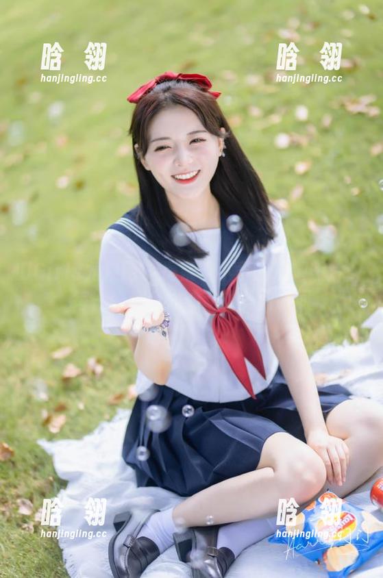 UGirls尤果网-芊小童 UGirls尤果网 - 探索芊小童的长腿照片:每一张都令人心动的美丽瞬间