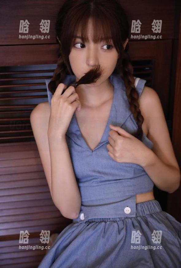 UGirls尤果网 - 陈梓涵的水手服图包，观看她如何轻松驾驭简单与潮流！
