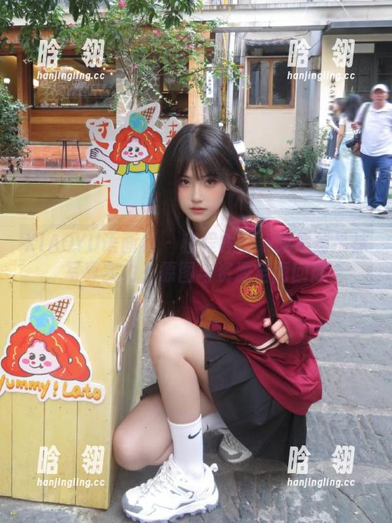 XIAOYU语画界-程程程 XIAOYU语画界 - 程程程的条纹黑丝吊袜写真实力,原图与资源全面回顾