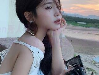 Xiuren秀人网 – HeyuZhang潜入秘书的世界，精选美图让你神魂颠倒!