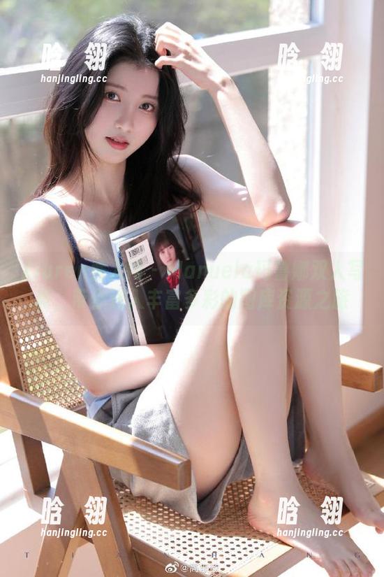 Xiuren秀人网 - Manuela玛鲁娜双人写真，带你进入丰富多彩的图库资源之旅