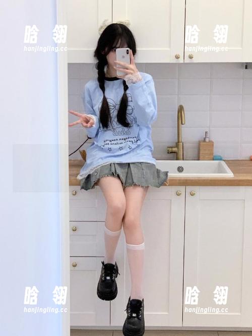 Xiuren秀人网 - 观看乔一一的黑丝写真，感受她艺术作品中的个性张扬