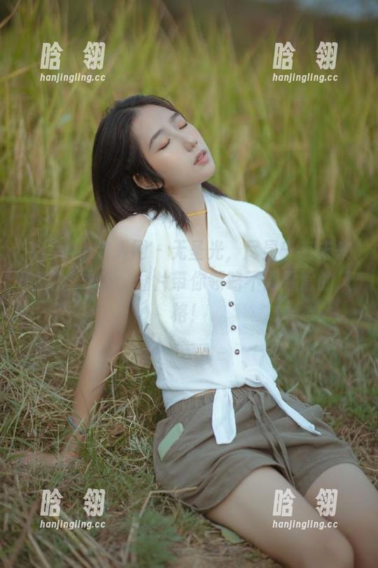 Xiuren秀人网 - 无圣光，尽显千夜未来的灰丝之美，图片带你领略不同寻常的风格！