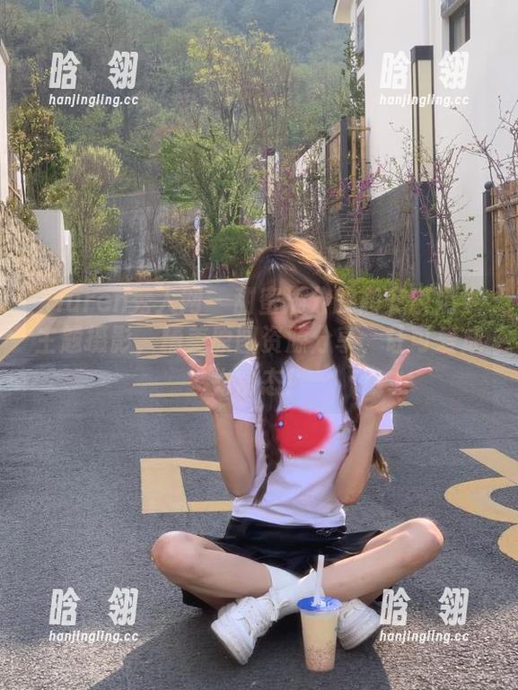 Xiuren秀人网 - 甜蜜满分的唐安琪奶牛主题摄影，精美原图资源分享，让可爱成为常态！