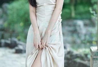 Xiuren秀人网 – 外科TEL的白色写真精选原图：捕捉青春与纯净的瞬间
