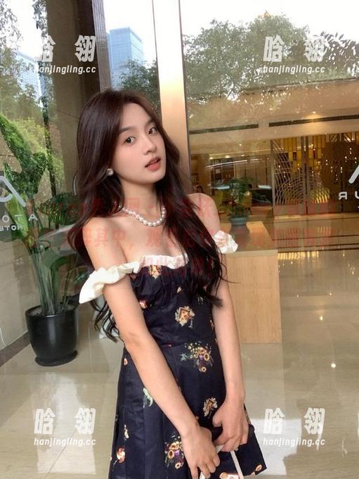 Xiuren秀人网 - 小蛮妖_honey妹妹的图包沉醉其中，观看后你会发现美丽竟然如此简单！
