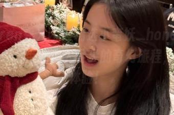 Xiuren秀人网 – 精选小蛮妖_honey美足图包，带你进入足尖的奇幻旅程，快来体验！