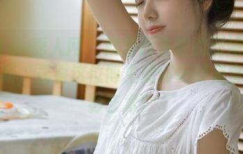 Xiuren秀人网 – 就是阿朱啊的厨娘写真集更新，看看这位博主如何玩转美食与摄影艺术！