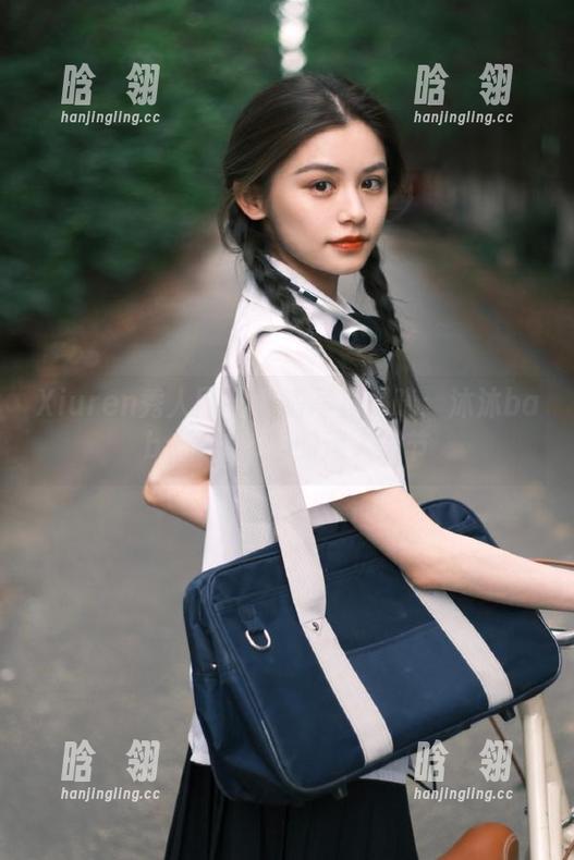 Xiuren秀人网 - 高清写真揭晓：沐沐baby丝袜系列的迷人细节