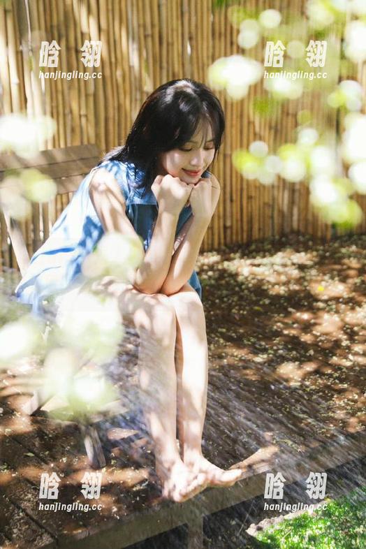 Xiuren秀人网-爱酱里 Xiuren秀人网 - 梦幻夏日:搭配“爱酱里”私房短裤的完美合集,无限魅力
