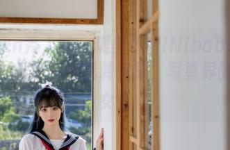 Xiuren秀人网 – 糯美子MINIbabe自拍图包：看她如何玩转光影，写真界的新晋女王