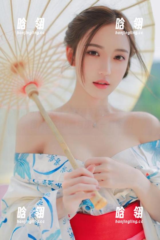 Xiuren秀人网 - 罗爱乔的定制长腿写真，图片里的优雅与撩人一起绽放！