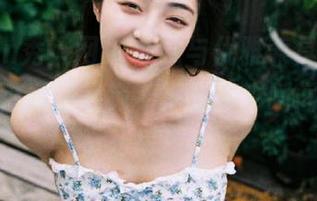 Xiuren秀人网 – 性感与优雅兼具，蛋蛋宝牛仔裤原图解锁，更新精彩瞬间一网打尽！