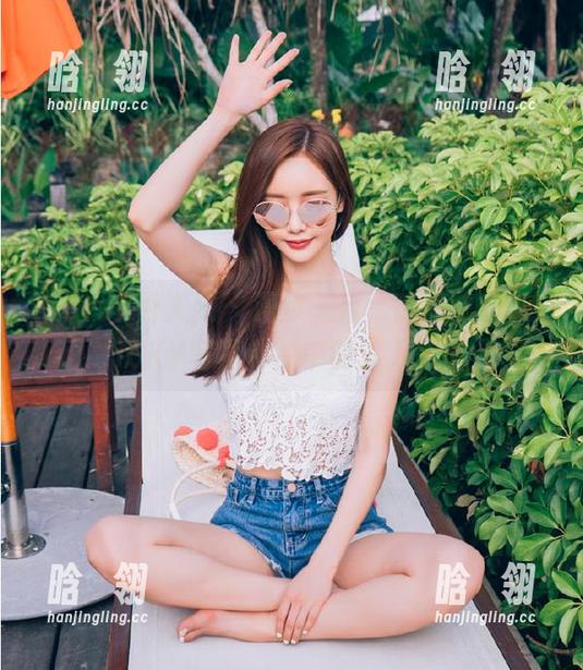 Xiuren秀人网-陈雅漫VICKY Xiuren秀人网 - 漫步天台,感受陈雅漫VICKY写真作品中的迷人故事