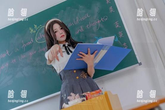 Yiko湿润兔 Yiko湿润兔的豌豆公主写真分享,花房中的秘密竟然比你想象的还要丰盛!