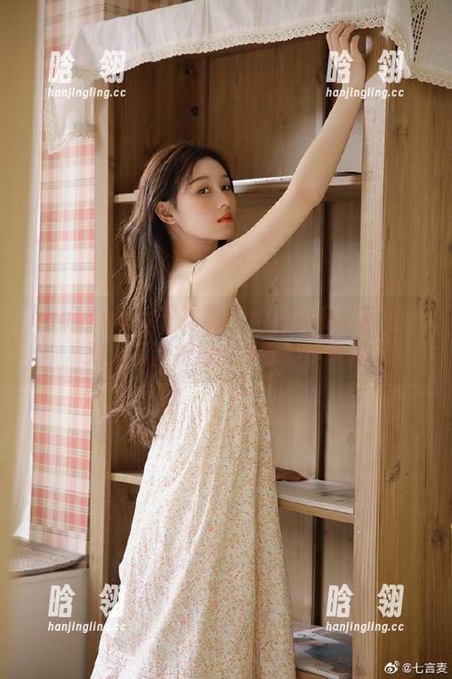 beautyleg - 探索Jenny的私房美图：双人写真折射生活中的小幸福