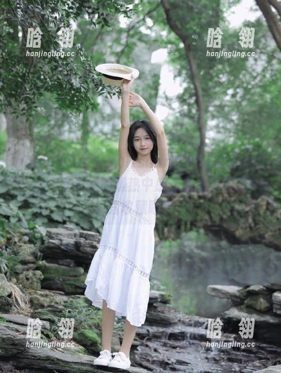 beautyleg-YuHsuan beautyleg - YuHsuan的夏日写真作品:让你在夏天的燥热中感受清凉,赶紧下载收藏吧!
