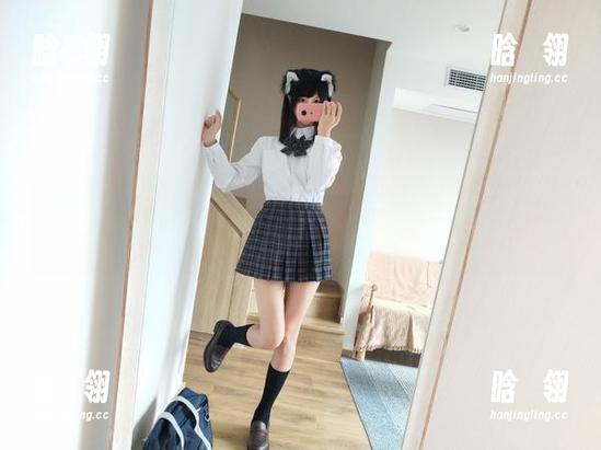 nagesa魔物喵 不能不爱的nagesa魔物喵在线制服图集,哪怕穿得再美,仍然自嘲:我就是一只迷糊的小猫