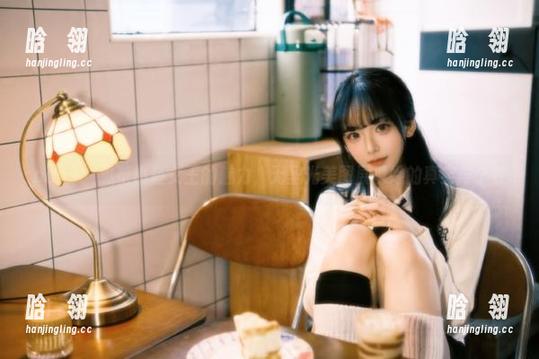 pans-小鱼 pans - 纵览小鱼女王的魅力,无圣光美图展现她的真实与个性