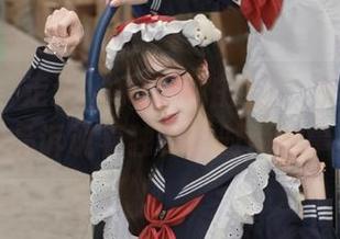 pans – 走进水水的私拍世界：她的御姐作品诉说着独特的时尚故事！