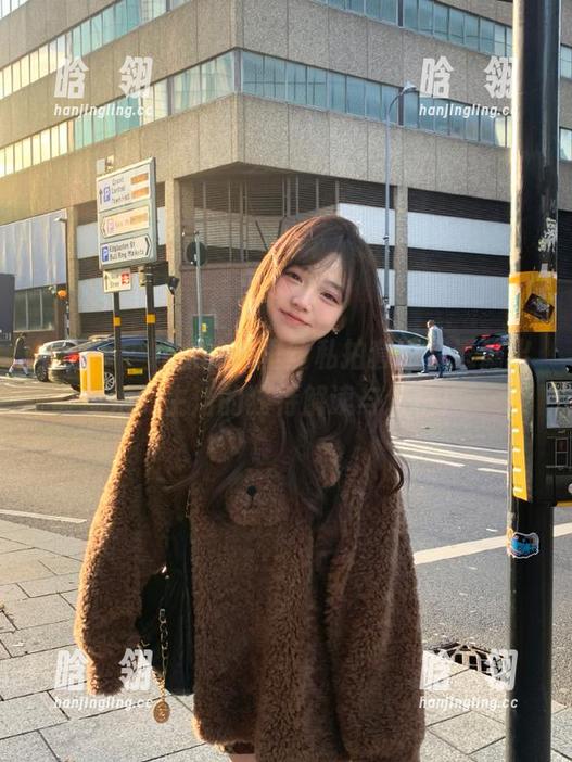 pans-默默 pans - 默默的裤里丝私拍套图,透漏出她对生活的独特解读与风格!