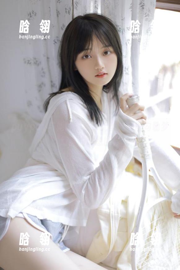 puypuy与她的睡衣：无圣光美图勾勒梦幻般的幻想世界