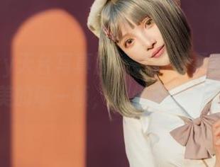 puypuy天台写真图集：免费下载她诠释美的每一帧，让你心动不已