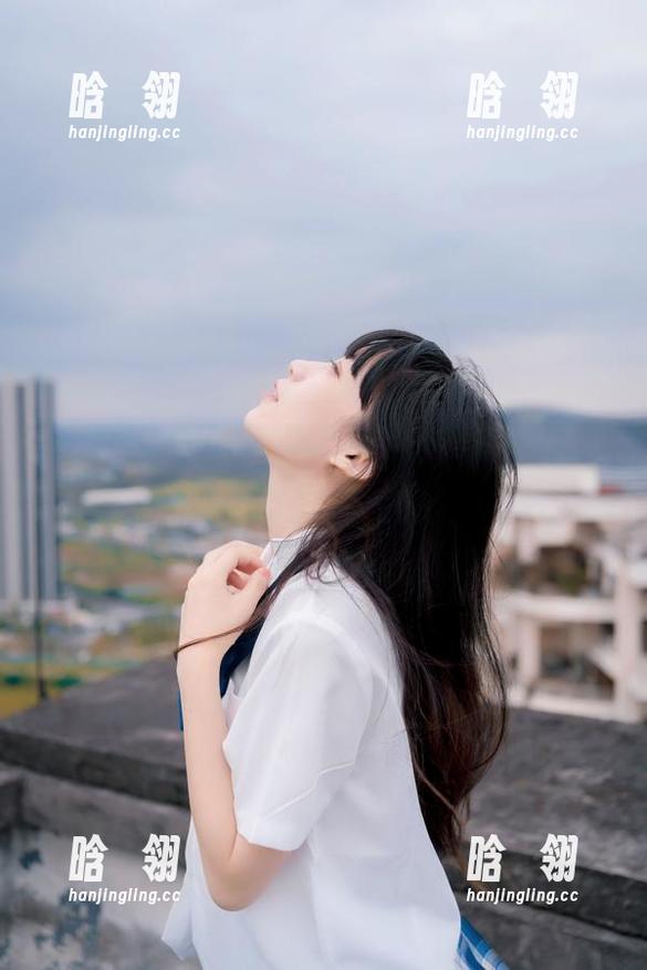 usejan蓝蓝瑜伽高清写真集：美丽与健康并存的艺术之旅