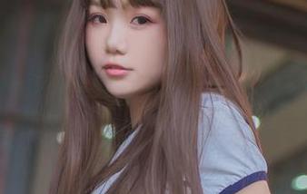 热门在线写真资源：yoko夏宅黑丝JK系列，带你领略不同的萌妹风格