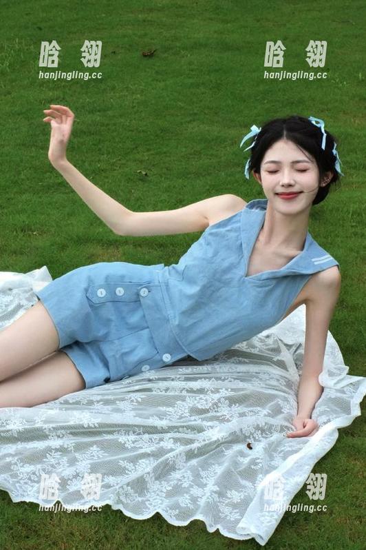 在いくみ(育美)的浴室中，观看图包，感受潮湿的空气与璀璨的光影交织的瞬间!